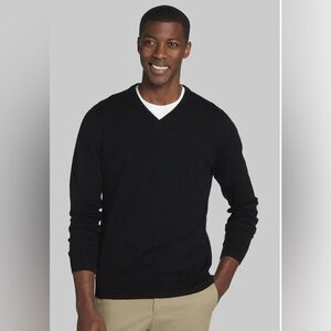 NWT Jos. A. Bank Solid V-Neck Traveler 
Merino 100% Wool Sweater- L